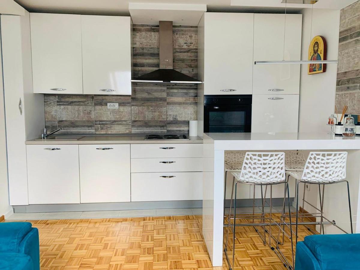 Apartment Fellini
